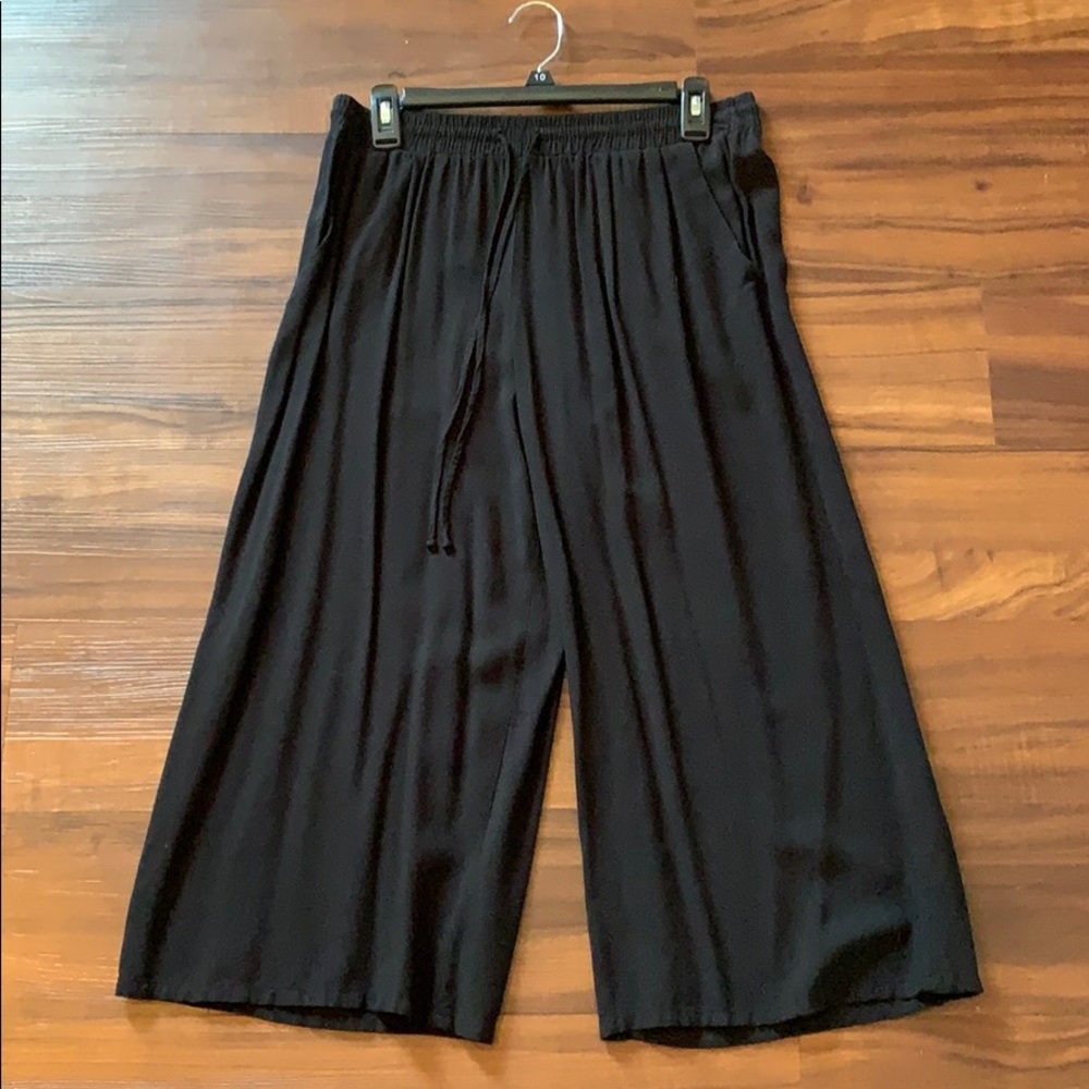 Wide leg crop pants